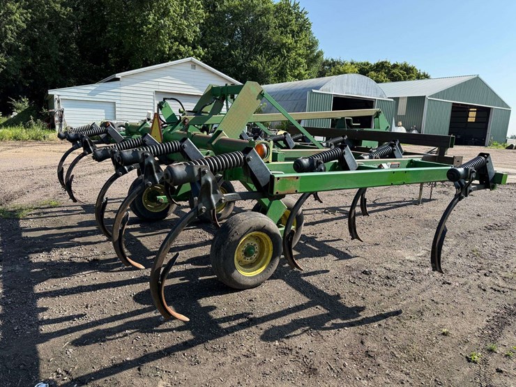 john-deere-680-image-7