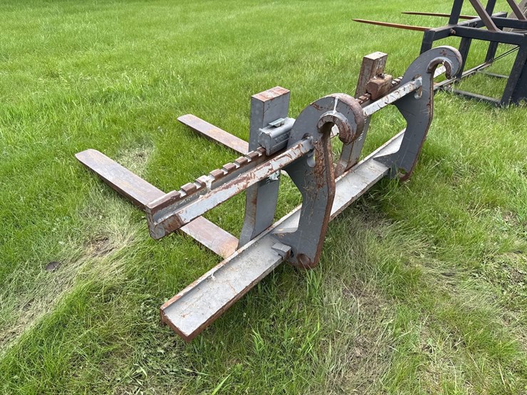 volvo-mount-payloader-pallet-forks-image-4