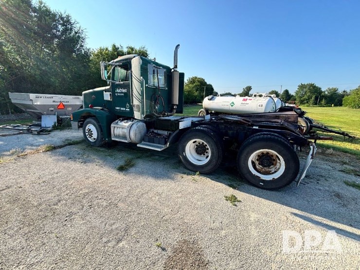 1993-peterbilt-377-image-10