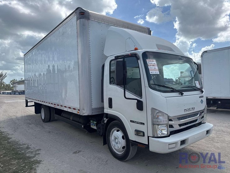 2016-isuzu-npr-image-2