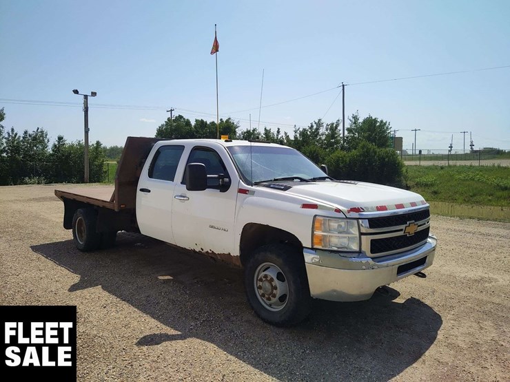 2014-chevrolet-silverado-3500hd-image-2