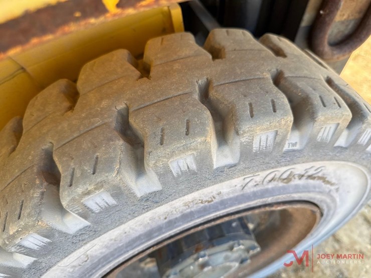 komatsu-fg25ht-16-image-10