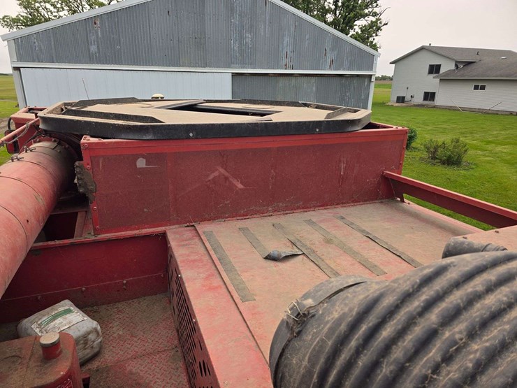 2002-case-ih-2388-image-44