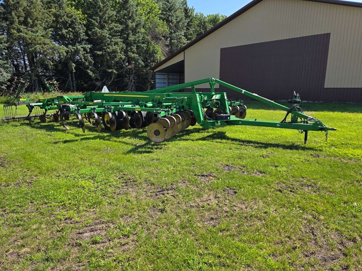 2016-john-deere-18-image-5