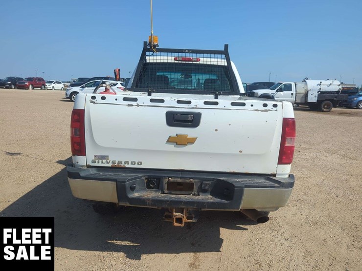2014-chevrolet-silverado-2500hd-image-21