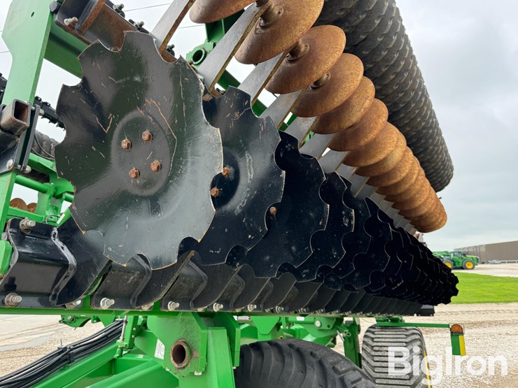 2023-john-deere-2680h-image-13