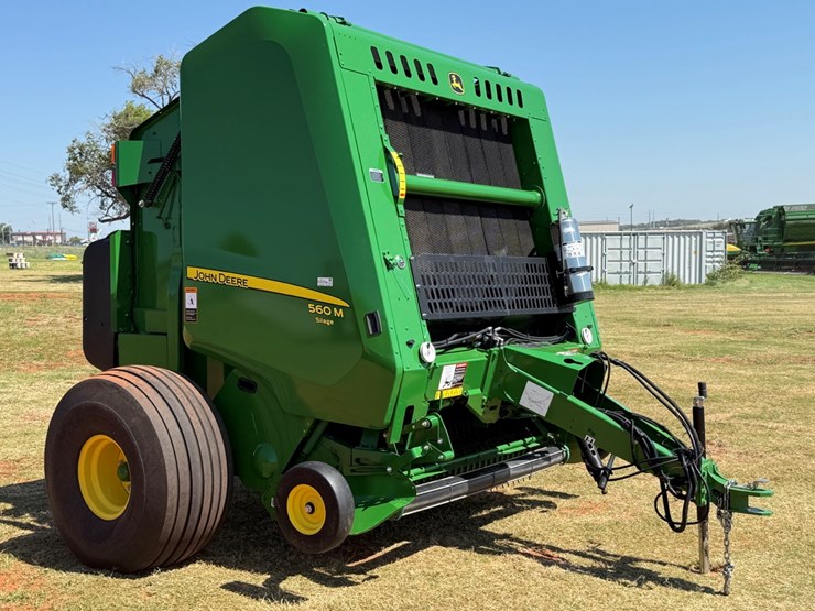 john-deere-560m-image-1