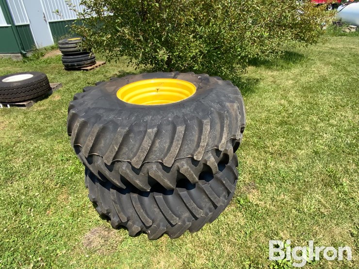 firestone-23.1-26-tires-on-8-bolt-john-deere-rims-image-2
