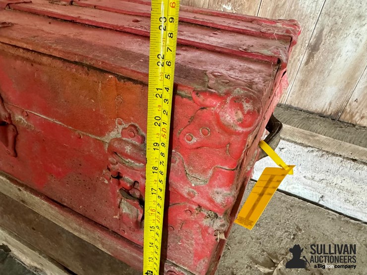 antique-trunk-image-12