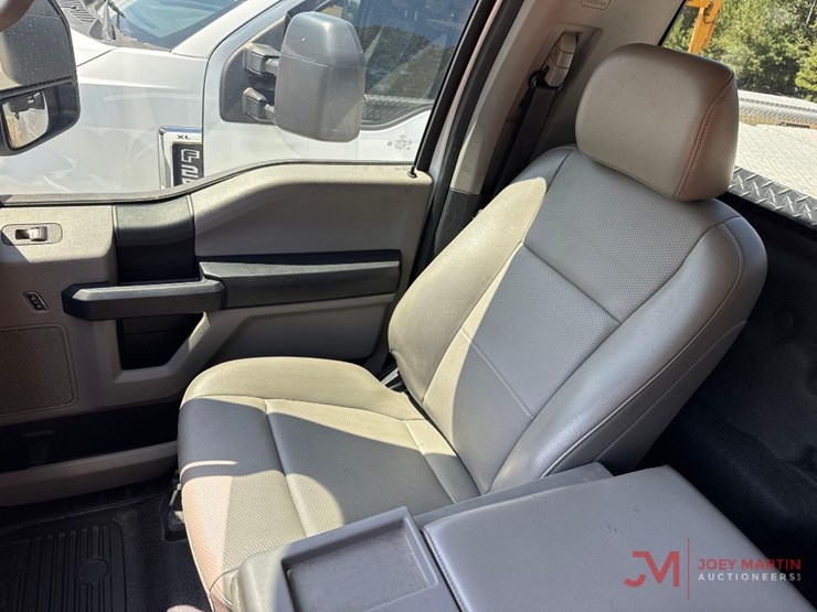 2021-ford-f250-xl-image-25