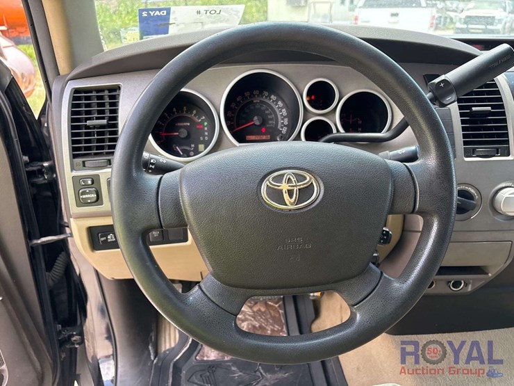 2010-toyota-tundra-image-13