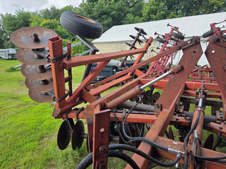 ih-490-disk,-20’,-hydraulic-fold-wings,-9.5-14-tires,-disk-scrapers,-sn:-033395-image-7