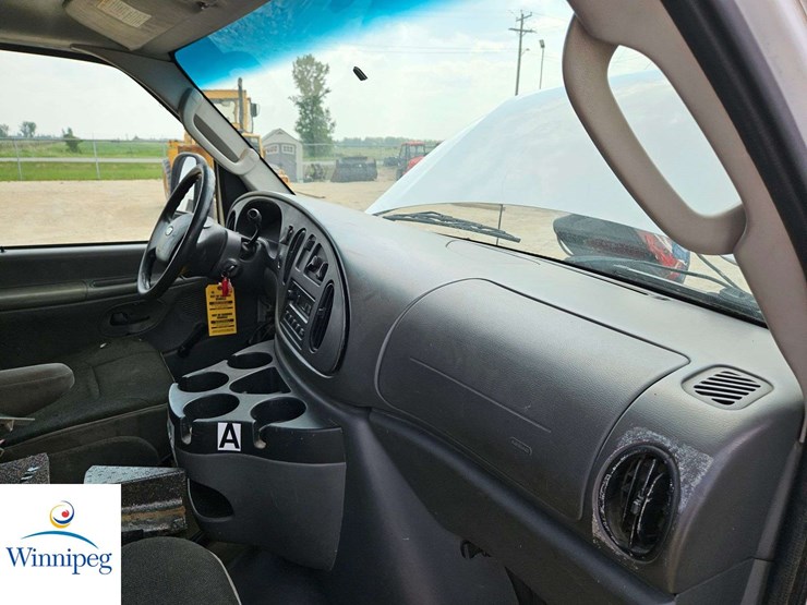 2008-ford-cargo-image-15