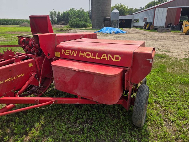 new-holland-275-image-11