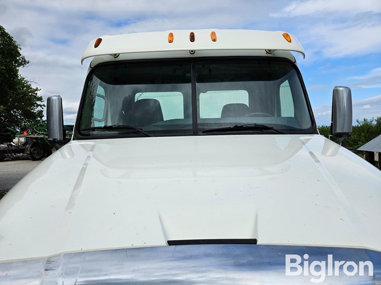2012-freightliner-cascadia-125-image-9