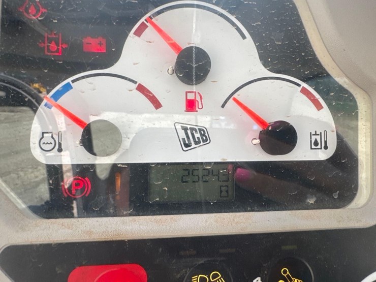 jcb-3ts-8t-image-25