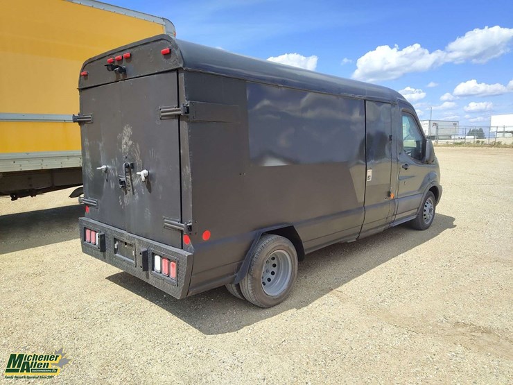 2017-ford-transit-image-4