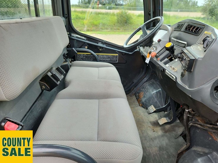 2011-kubota-rtv1100-image-12