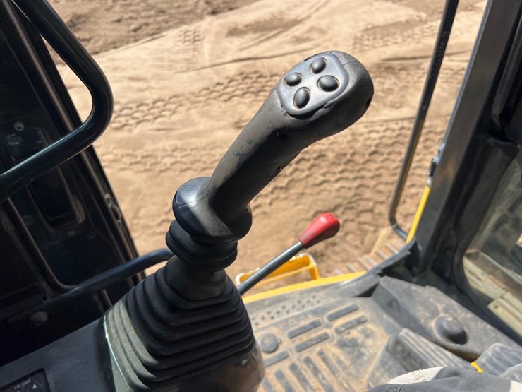 2017-komatsu-pc228us-lc-10-image-41