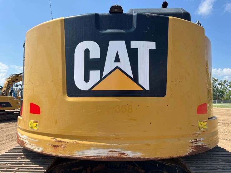 caterpillar-325fl-image-30