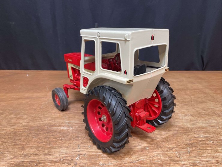1/16-ih-966-ertl-image-3