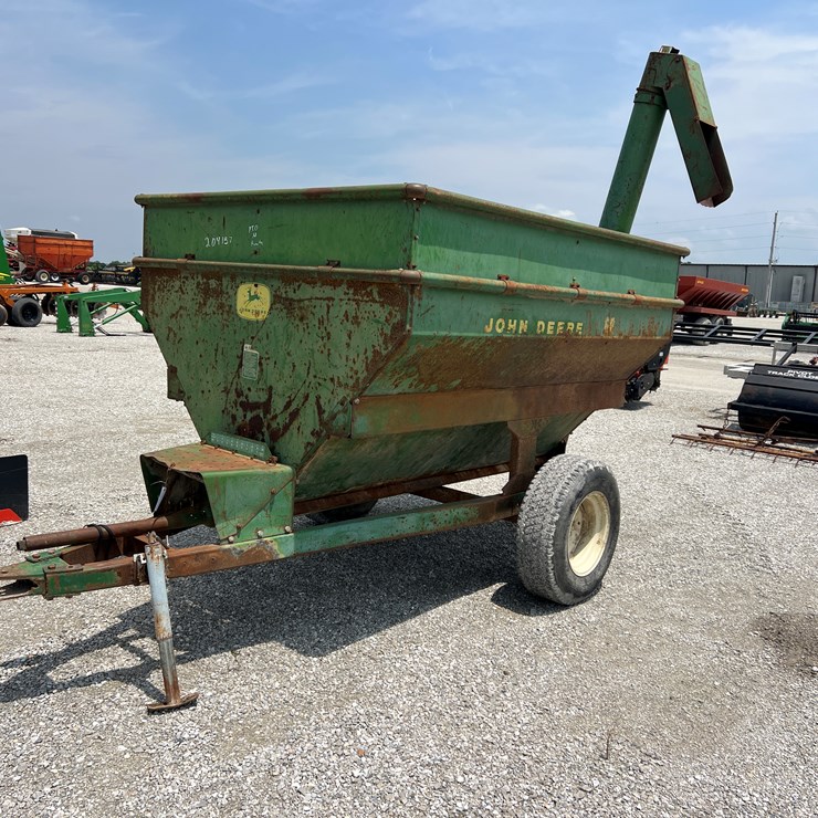 JOHN DEERE 68