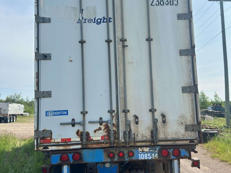 max-atlas-tridem-container-chassis-with-53’-stoughton-container-image-5