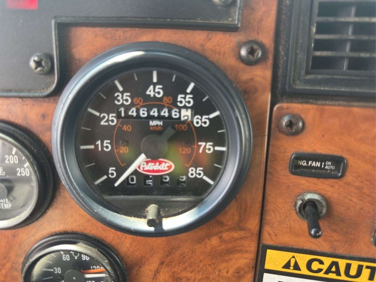 2007-peterbilt-pb335-s/a-auger-truck-image-22