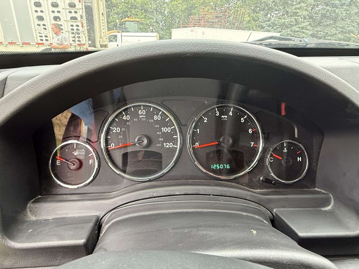 2010-jeep-liberty-image-19