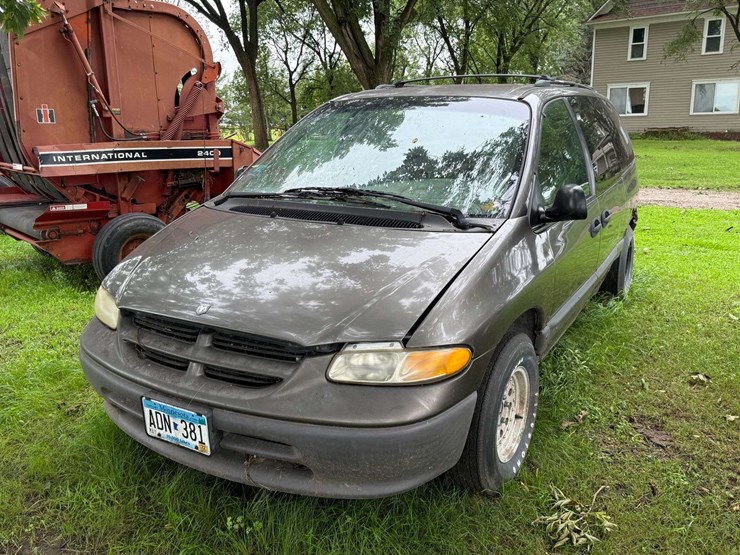 1997-dodge-caravan-image-2