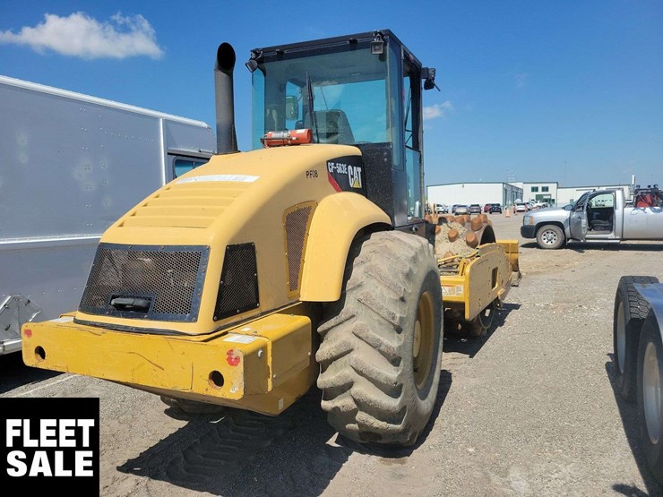 2008-caterpillar-cp-563e-image-3
