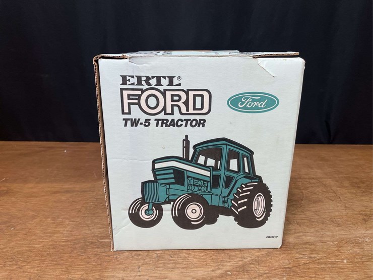 1/12-ford-tw-5-nib-ertl-image-8
