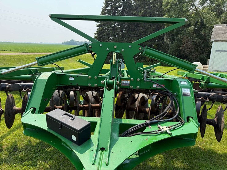 2013-john-deere-2623-image-9