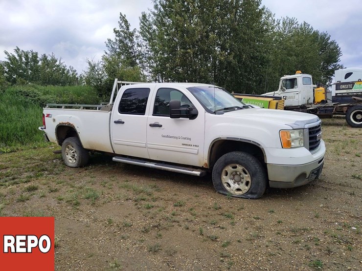 2010-gmc-sierra-3500hd-image-2