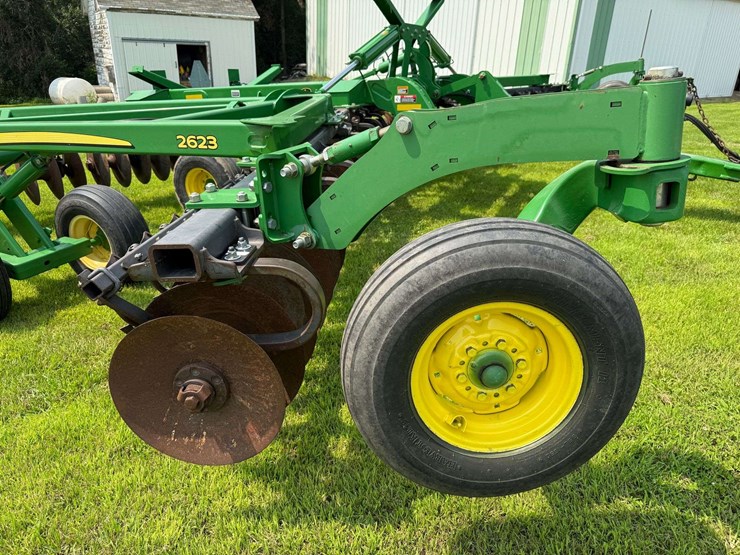 2013-john-deere-2623-image-39