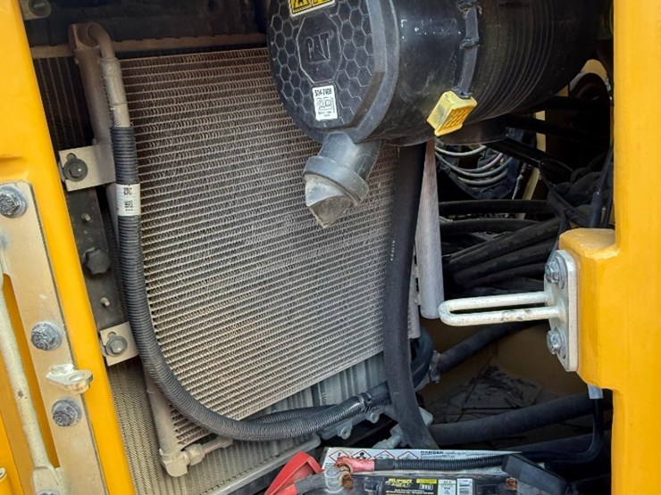 2019-caterpillar-310-image-22