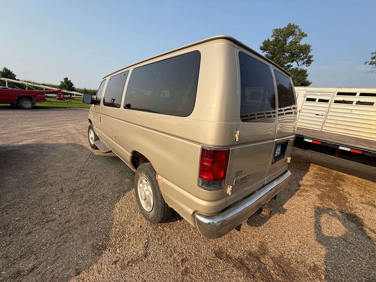 2007-ford-e350-image-9