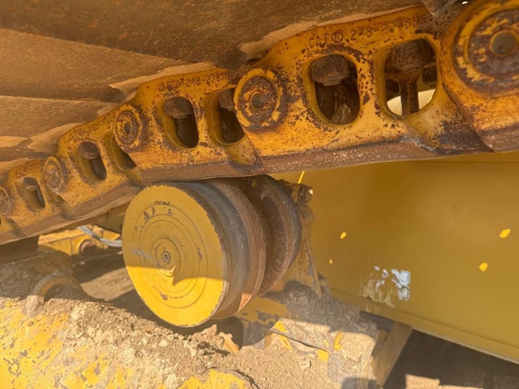 caterpillar-d6t-lgp-image-11