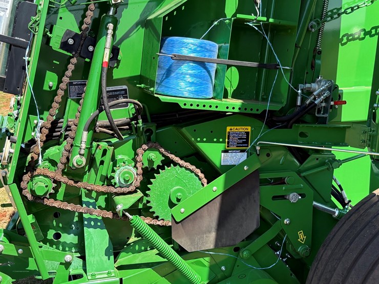 john-deere-560m-image-18