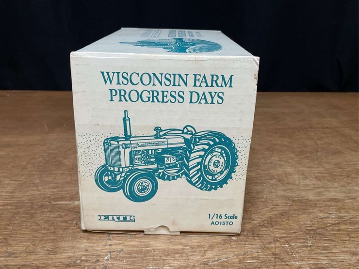 1/16-ih-650-1995-wisconsin-nib-ertl-image-17