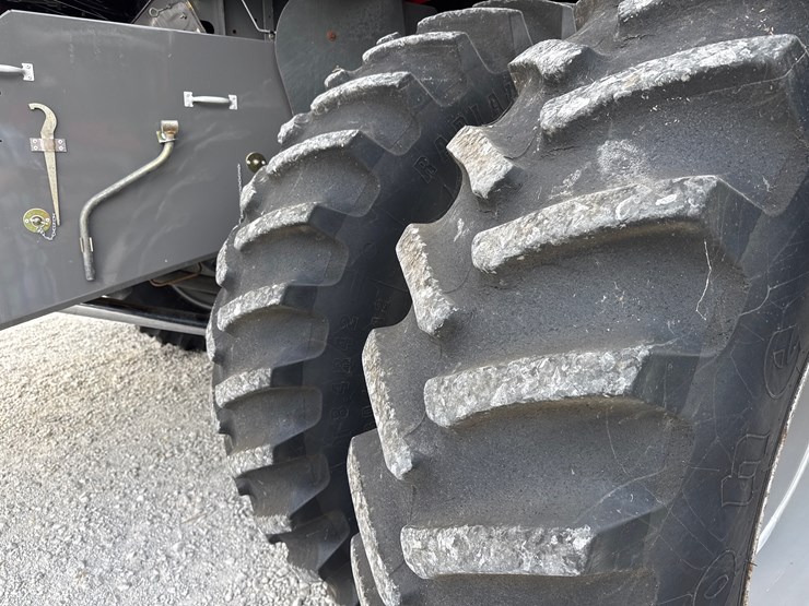 massey-ferguson-9795-image-12