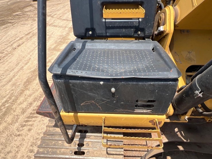 2013-caterpillar-320el-image-17