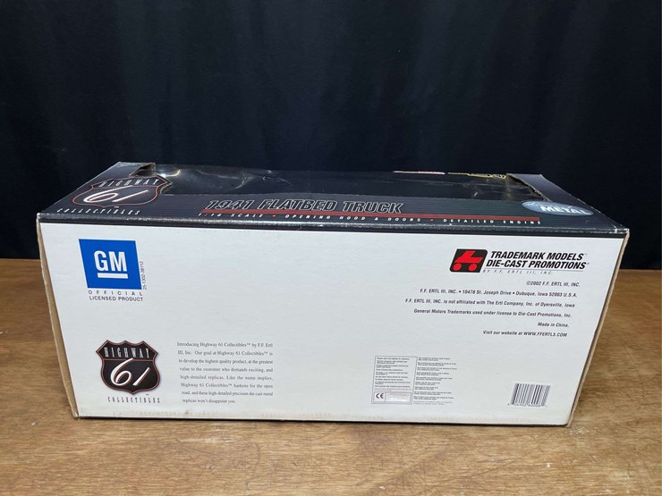 1/16-chevrolet-flatbed-truck-nib-dcp-image-8