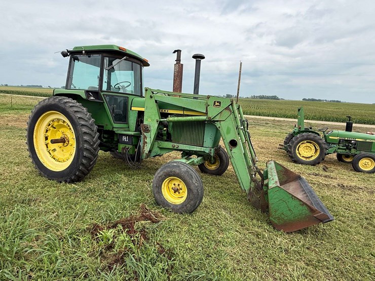 1977-john-deere-4430-image-2