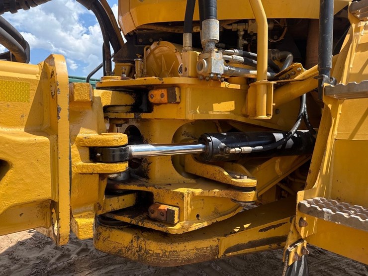 caterpillar-740b-image-18