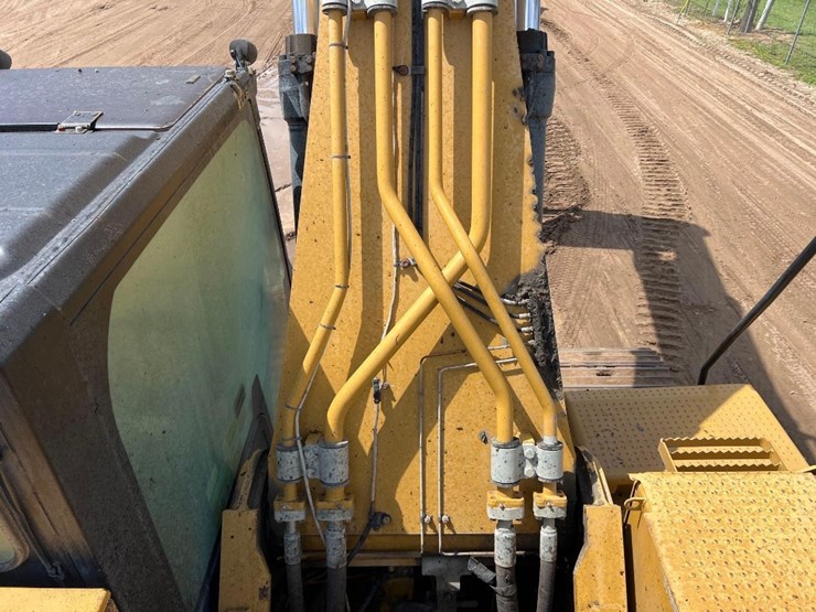 2015-caterpillar-336fl-image-32