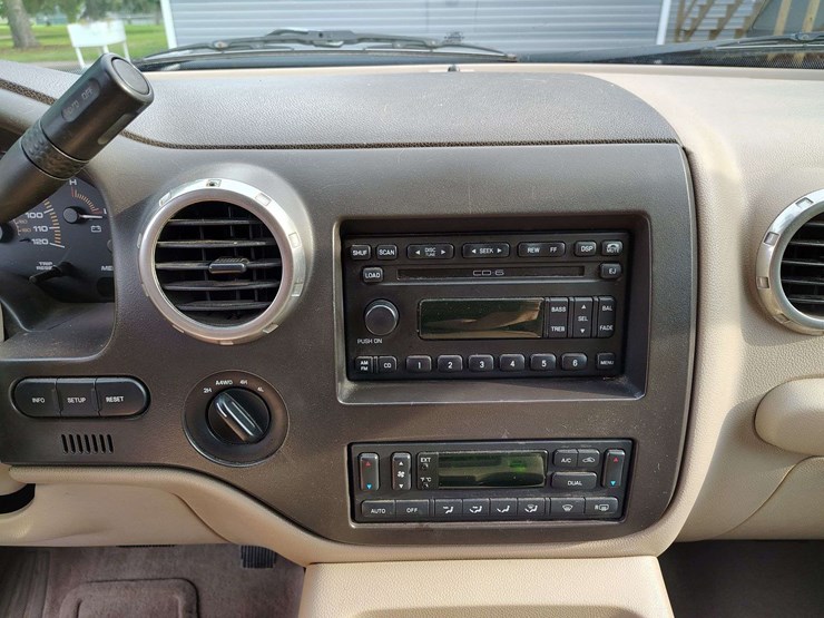 2003-ford-expedition-image-22