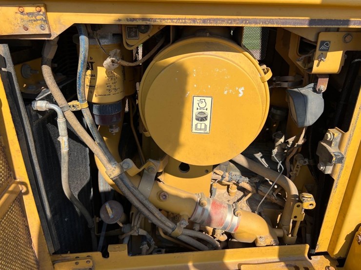 2008-caterpillar-d6t-lgp-image-31