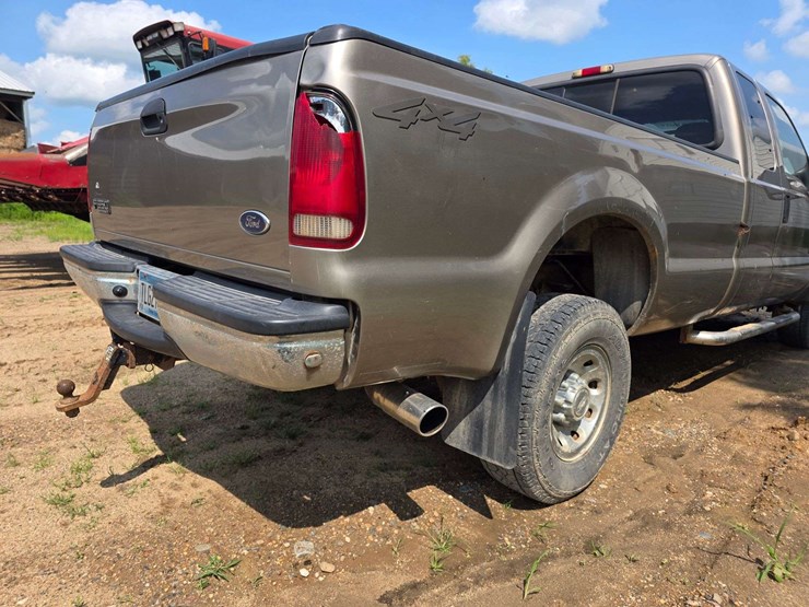 2004-ford-f350-xlt-image-33