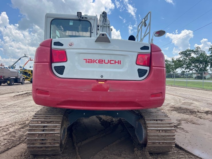 2022-takeuchi-tb2150-image-3